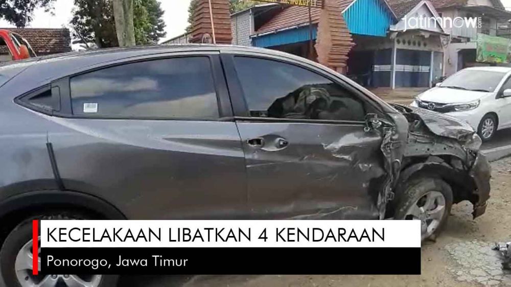 Video: Kecelakaan Libatkan 4 Kendaraan di Ponorogo
