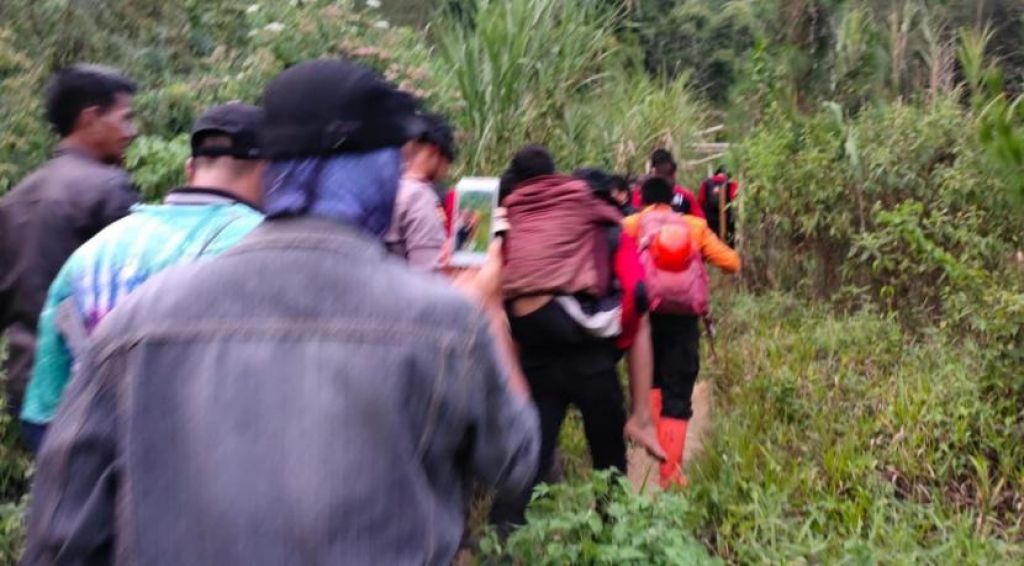 Tim SAR Temukan Pendaki Hilang di Gunung Guntur