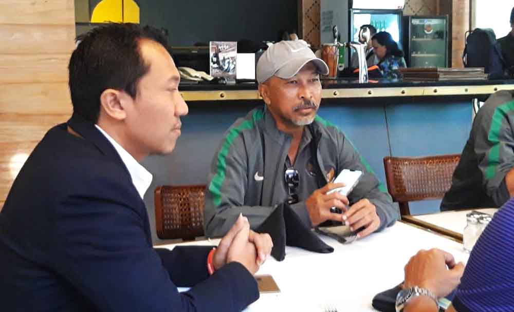 Pelatih Indonesia Fachry Husaini

