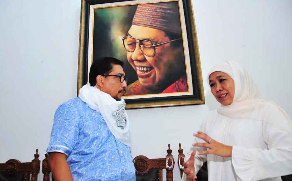 Ketua Tim Kampanye Daerah (TKD) Jatim pasangan Jokowi-Ma'ruf bersama Gubernur Jawa Timur terpilih Khofifah Indar Parawansa