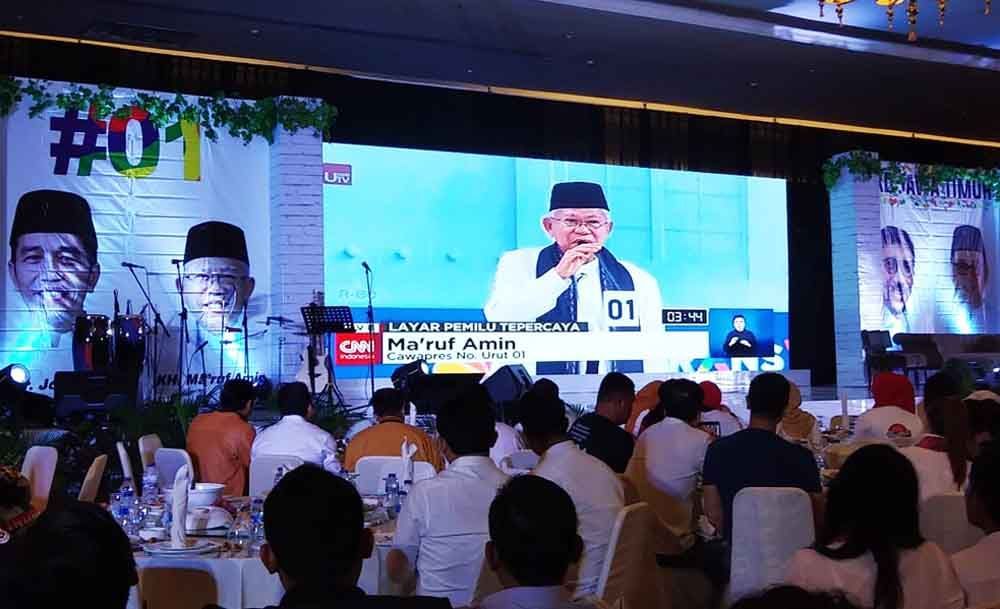 Suasana nonton bareng debat cawapres di Surabaya