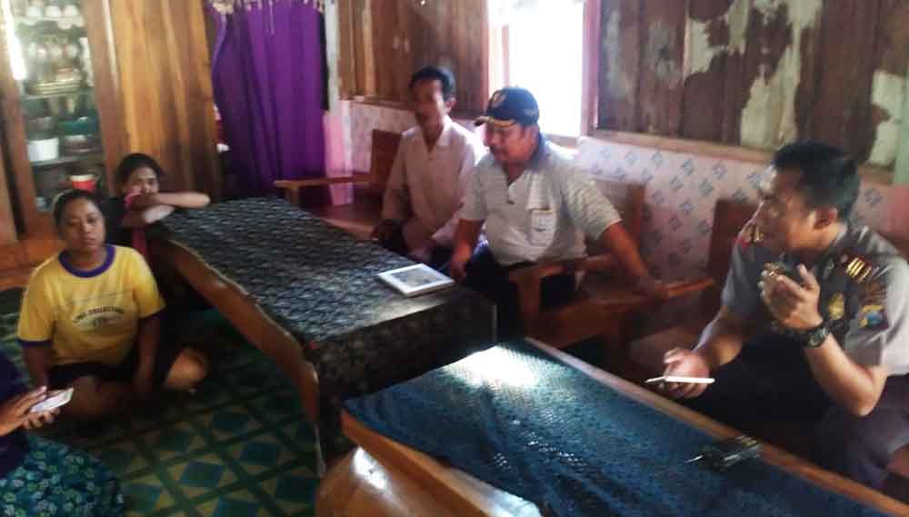 Kapolsek Karanganyar, AKP Subandi mendatangi keluarga TKI yang meninggal dunia di Hongkong