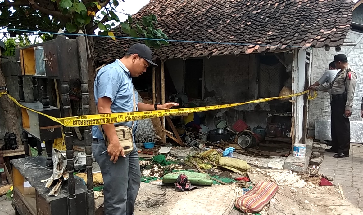 Nyawa Pasutri Lansia  yang Terbakar di Dalam Rumah Tak Tertolong