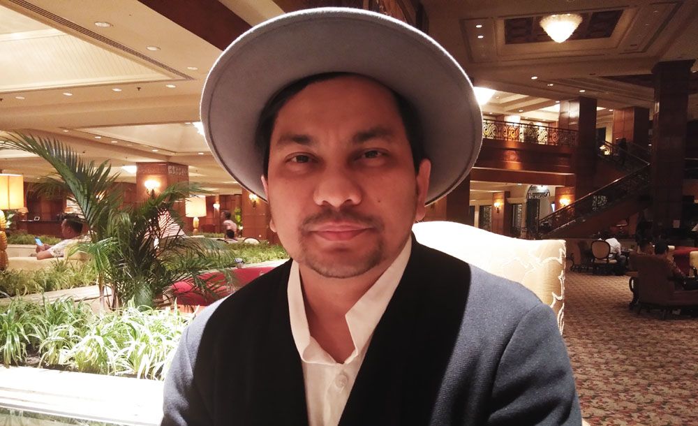 Musisi Tompi saat di Surabaya