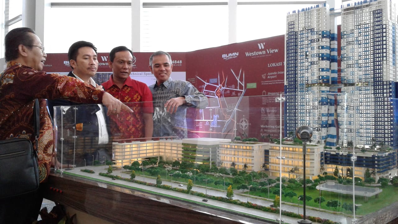 Maket Westown View dengan dua tower.