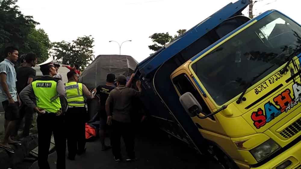 Truk yang mengalami kecelakaan di Pasuruan