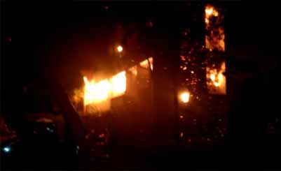 Gedung Kampus Undar Jombang yang terbakar