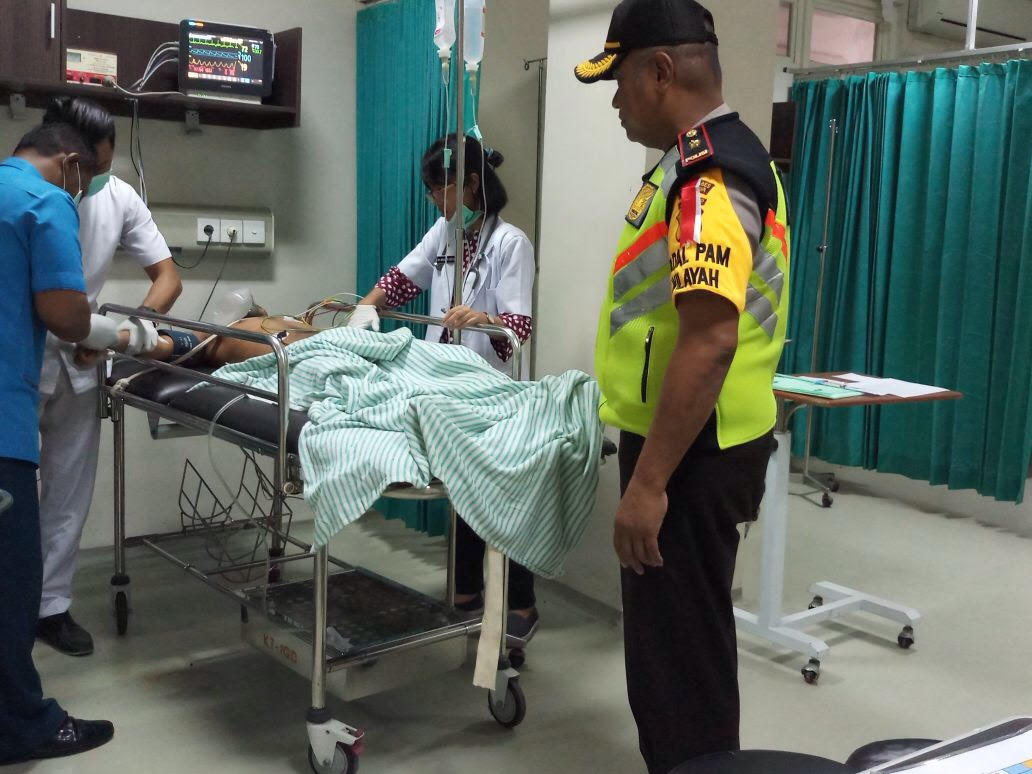 Polisi Selidiki Teka-Teki Penyebab Pria ini Bersimbah Darah