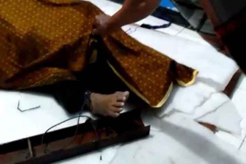 Mayat Pria Ditemukan dengan Kaki Terikat Tali dan Besi di Banyuwangi, Dibunuh?