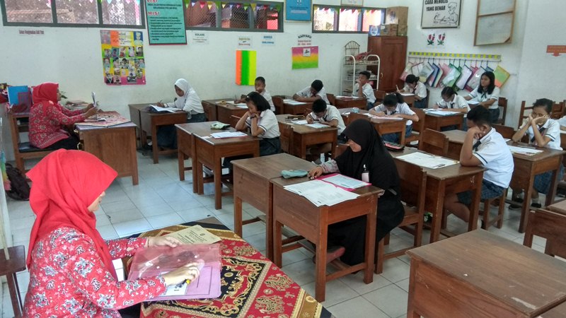 Siswa SD Blitar saat USBN 