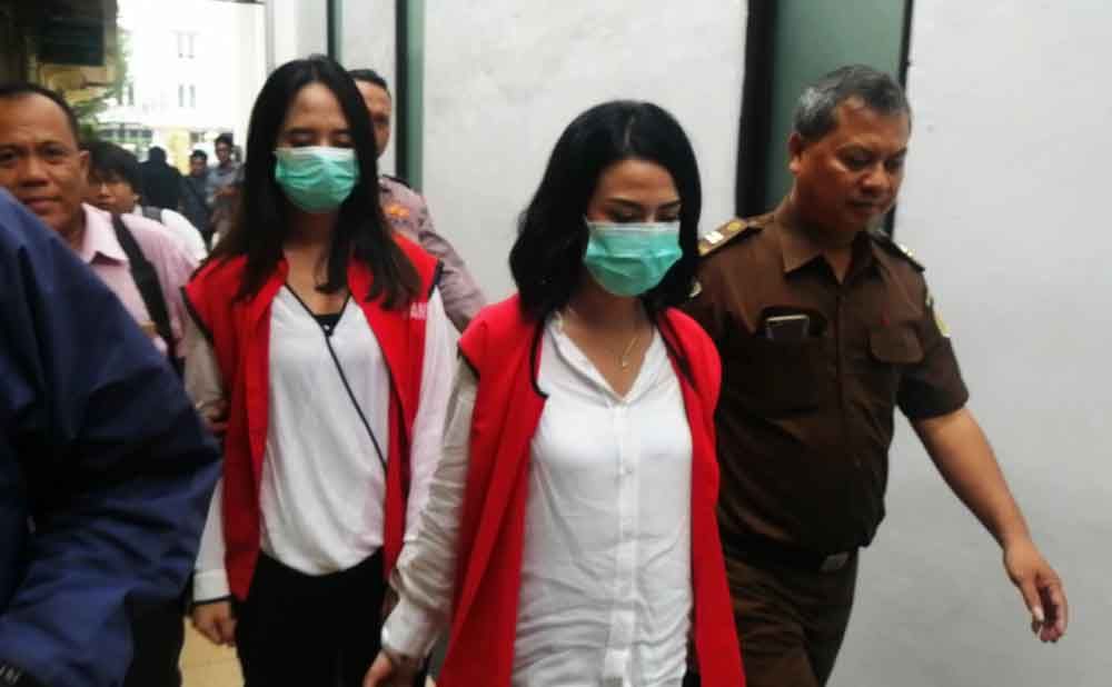 Mucikari saat menjalani sidang di Pengadilan Negeri Surabaya