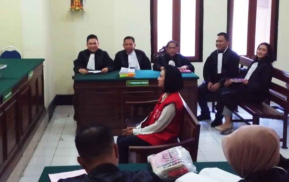 Suasana sidang Vanessa Angel di Pengadilan Negeri Surabaya