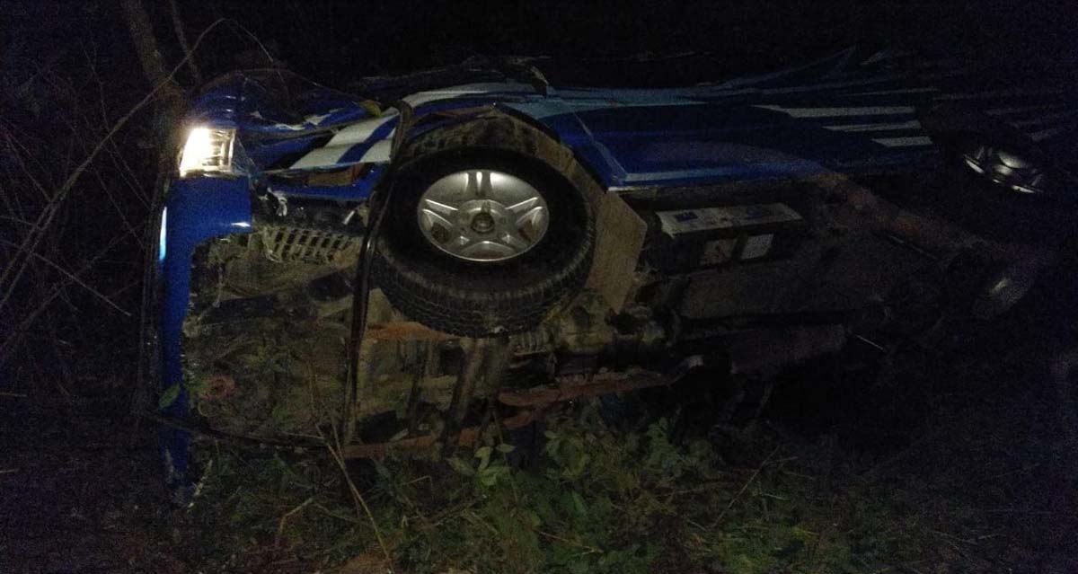 Mobil pengantin yang kecelakaan