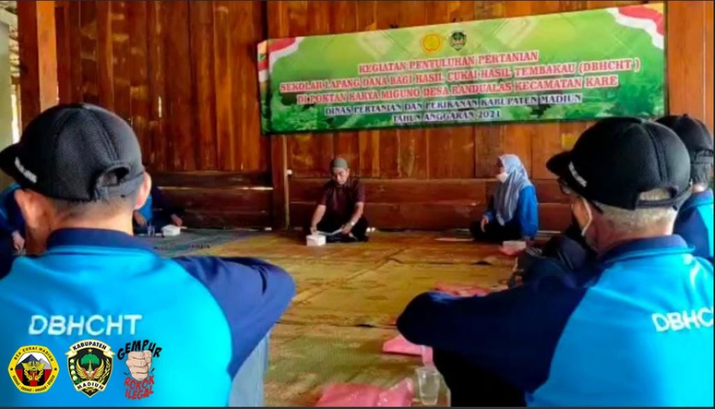 Pelatihan menanam tembakau dan sosialisasi ciri-ciri rokok ilegal di Desa Randu Alas, Kecamatan Kare, Kabupaten Madiun